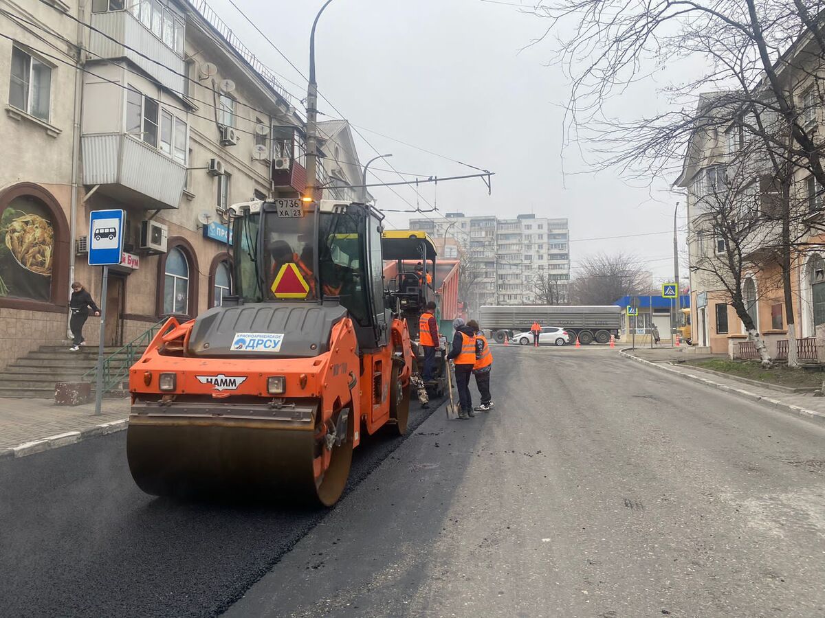 В Новороссийске ремонтируют дорогу к крупнейшей поликлинике города:  стартовал ремонт ул. Куникова - Мой-Новороссийск.рф